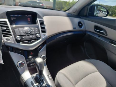 Used 2015 Chevrolet Cruze LT w/ RS PACKAGE FWD image 16