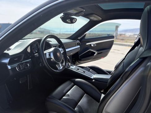 Used 2015 Porsche 911 Carrera 4S image 12