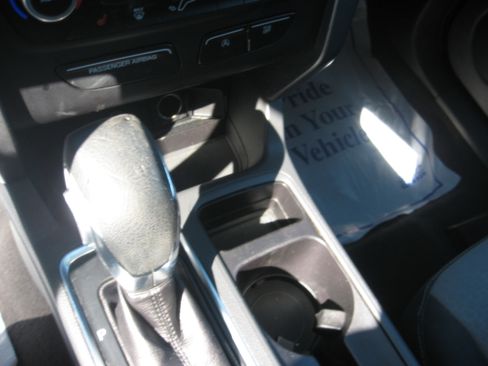 Used 2018 Ford Escape SE image 12