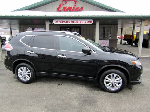 Used 2016 Nissan Rogue SV image 1