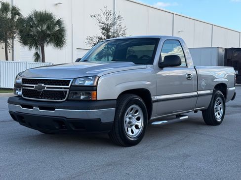 Used 2007 Chevrolet Silverado 1500 Classic W/T image 5