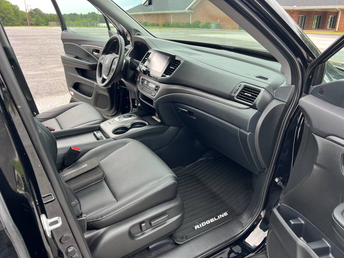 Used 2023 Honda Ridgeline AWD RTL-E image 15
