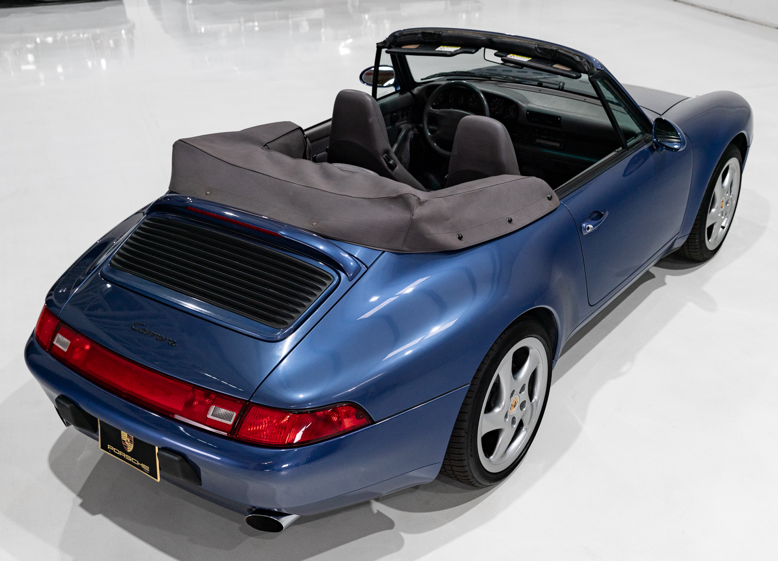 Used 1997 Porsche 911 Carrera Cabriolet RWD image 26