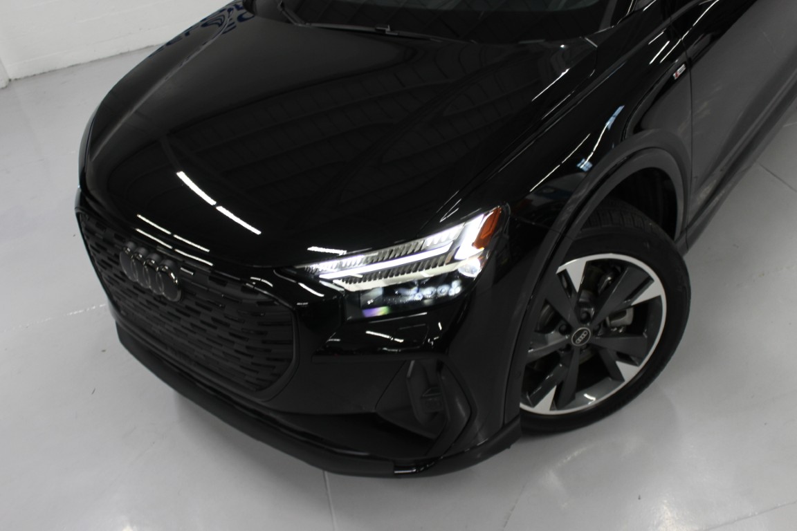 Used 2024 Audi Q4 e-tron quattro Prestige AWD/4WD image 4