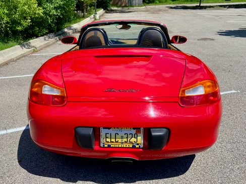 Used 2000 Porsche Boxster RWD image 12