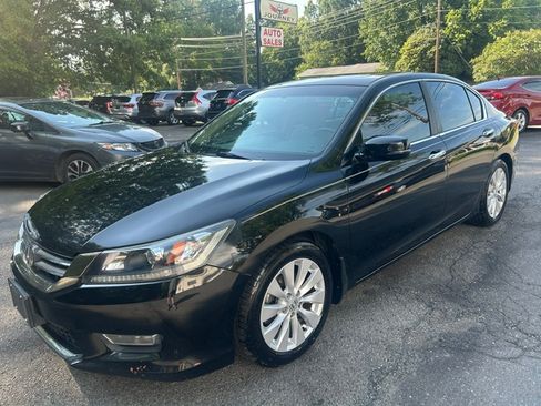 Used 2013 Honda Accord EX Sedan image 2