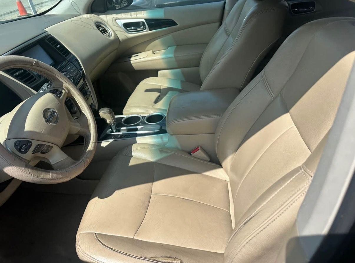 Used 2013 Nissan Pathfinder FWD image 5