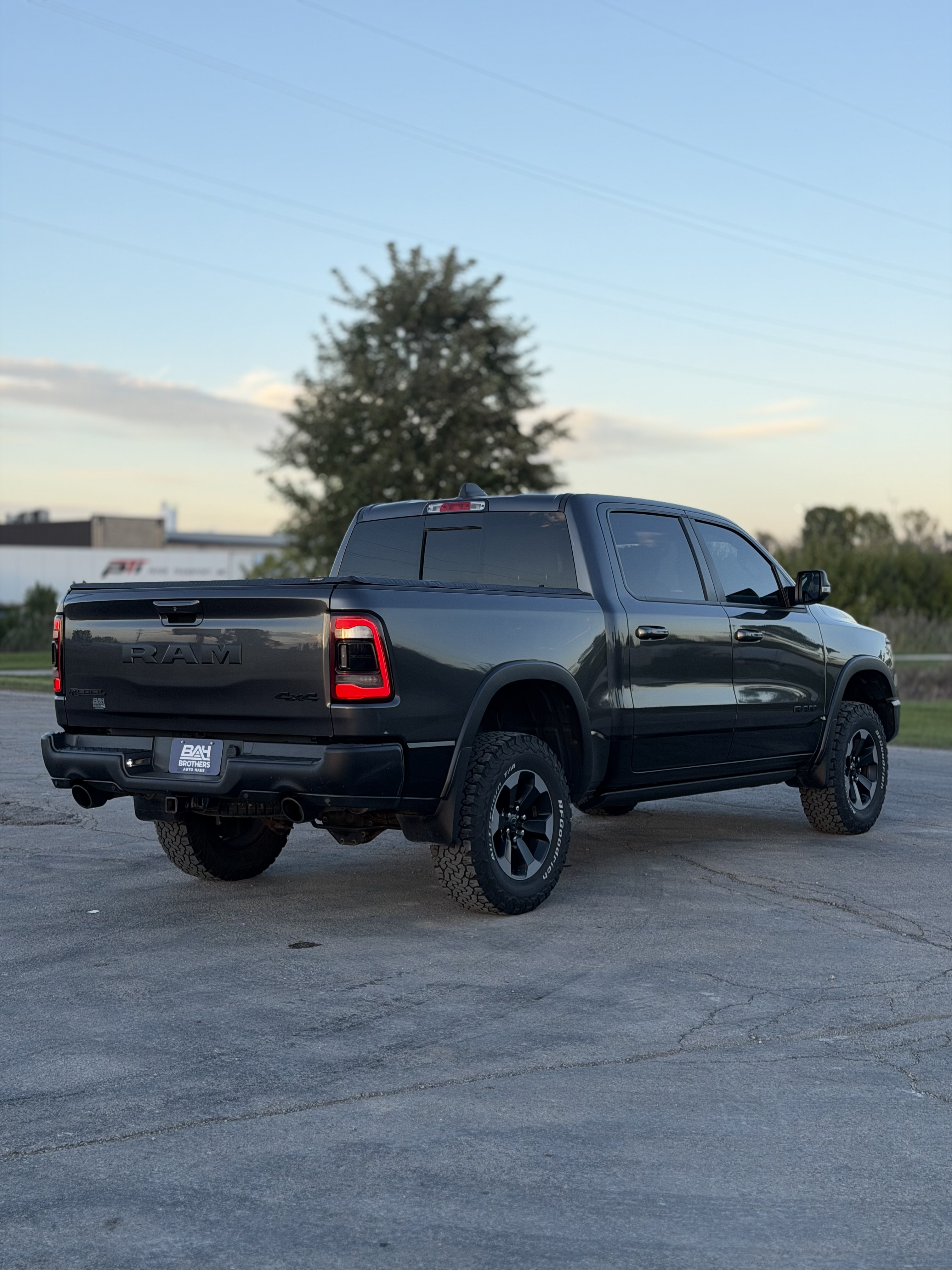 Used 2019 RAM 1500 4x4 Crew Cab Rebel image 6