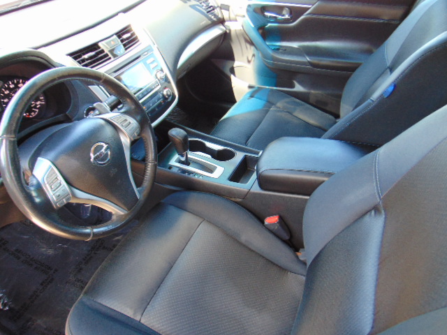 Used 2017 Nissan Altima SR FWD image 11