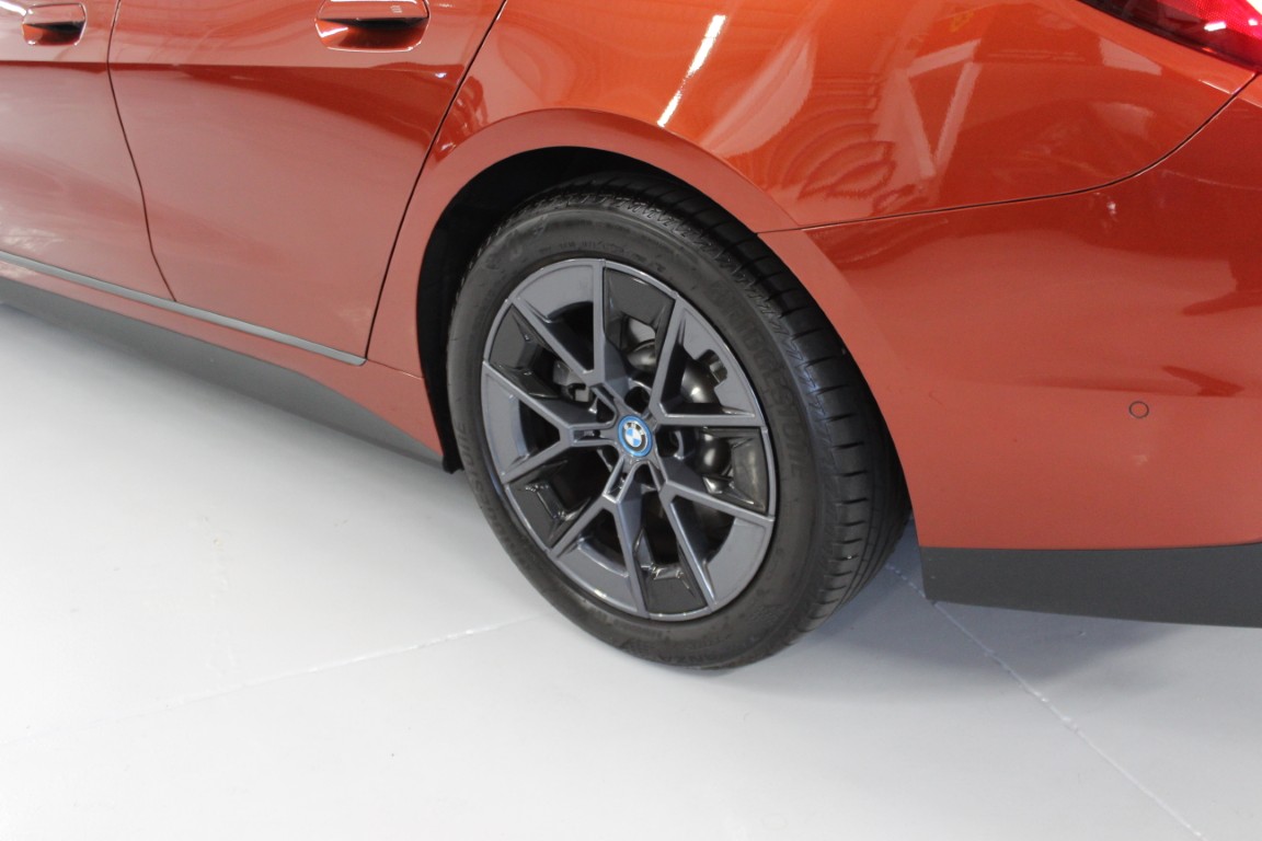 Used 2024 BMW i4 eDrive35 RWD image 12