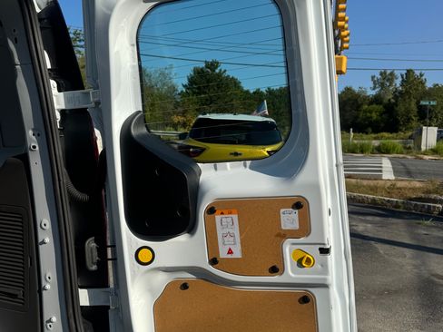 Used 2023 Ford Transit Connect XL image 12