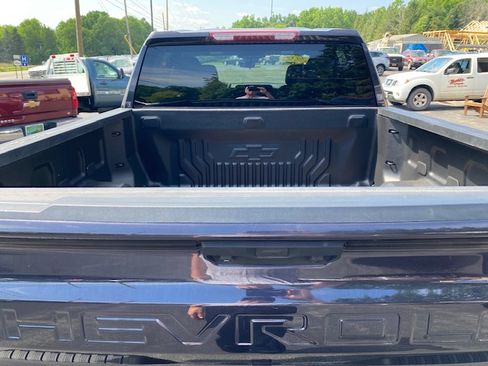 Used 2022 Chevrolet Silverado 1500 LT image 13