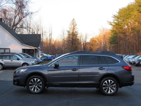 Used 2017 Subaru Outback 2.5i Limited image 4