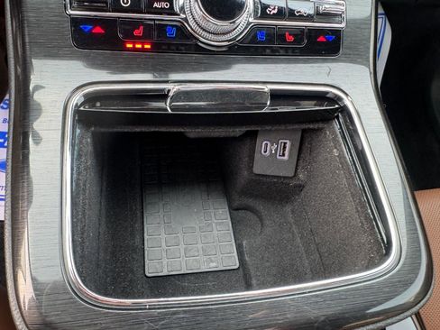 Used 2023 Lincoln Nautilus Reserve image 17