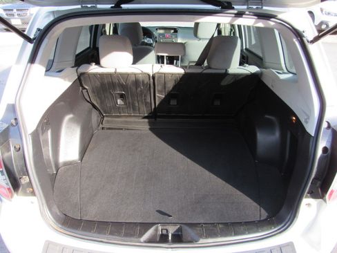 Used 2015 Subaru Forester 2.5i AWD/4WD image 17
