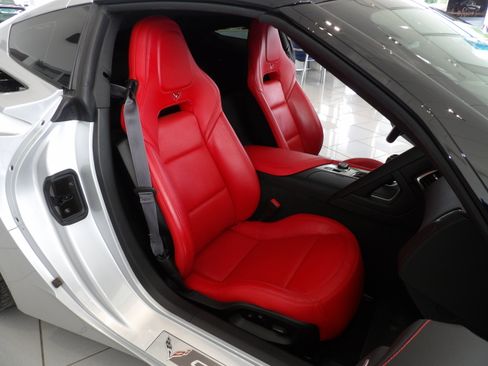 Used 2015 Chevrolet Corvette Stingray 2LT image 19