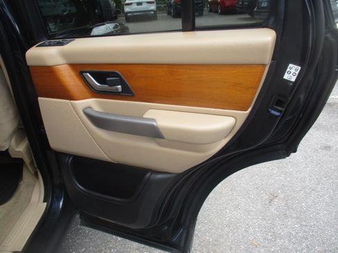 Used 2008 Land Rover Range Rover Sport HSE image 18