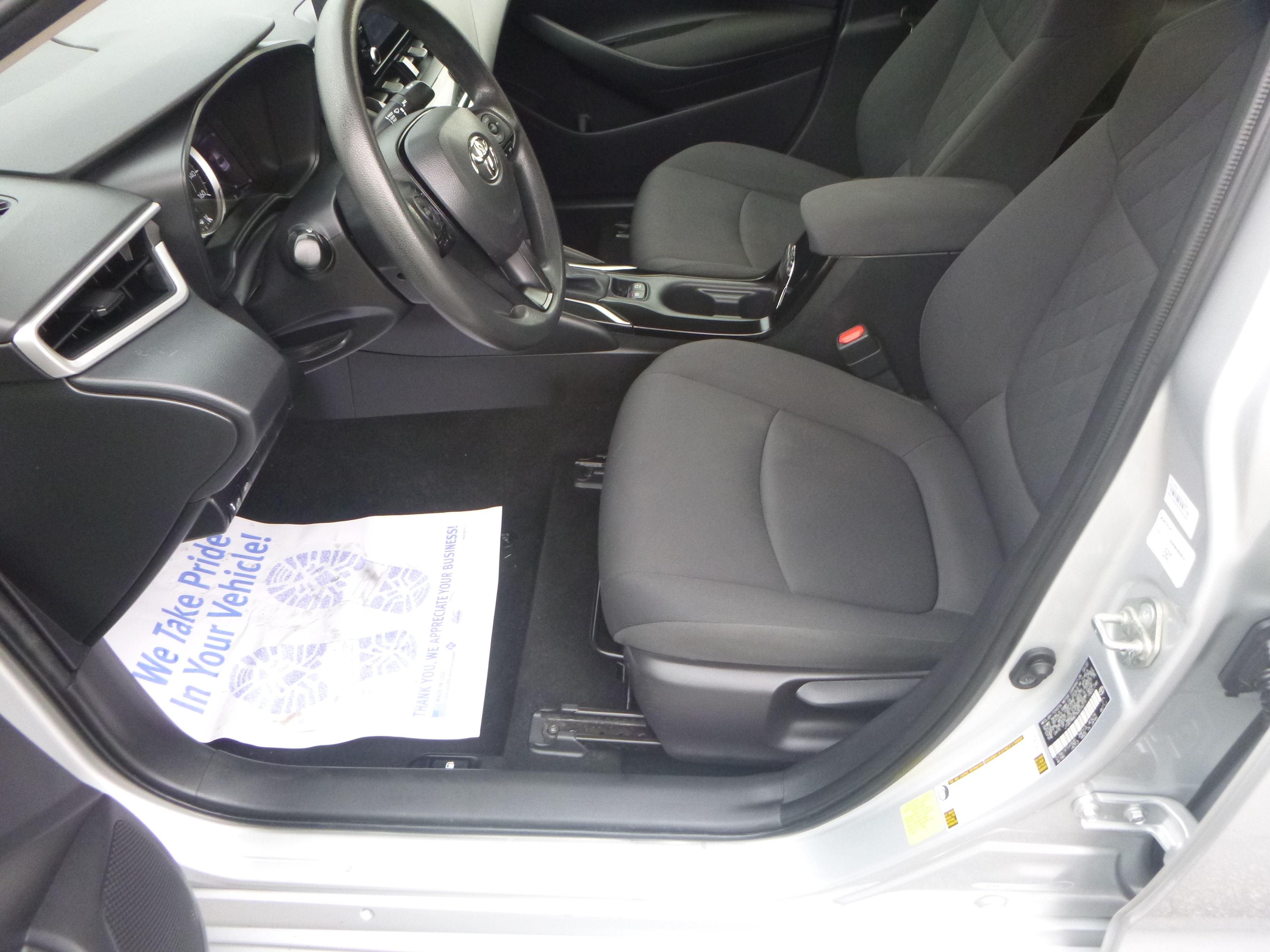Used 2022 Toyota Corolla LE Sedan FWD image 13
