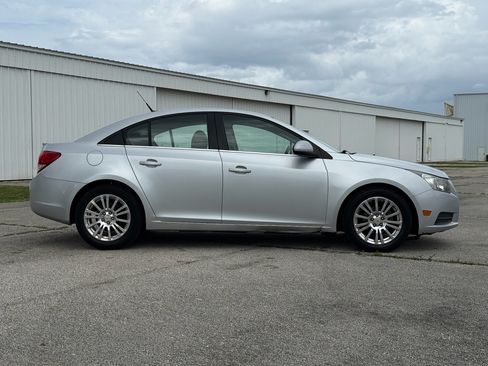 Used 2011 Chevrolet Cruze Eco FWD image 10