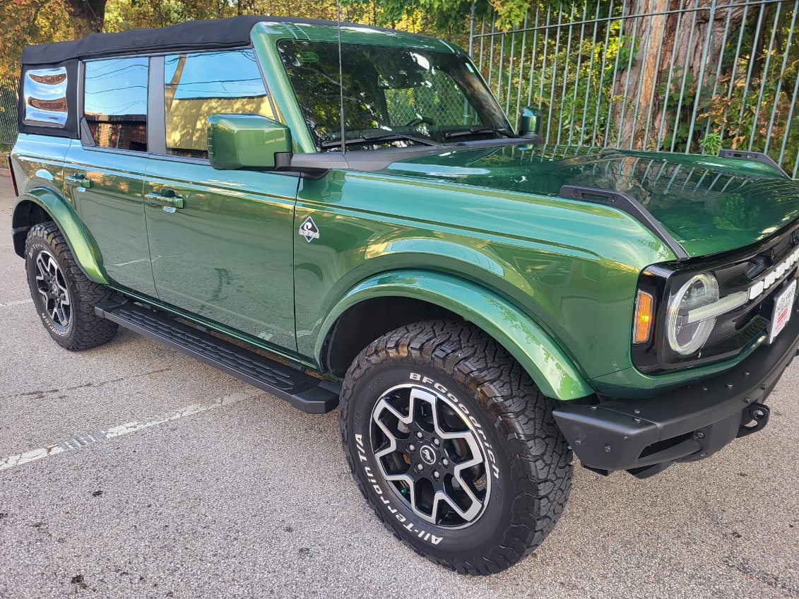 Used 2022 Ford Bronco Outer Banks AWD/4WD image 2