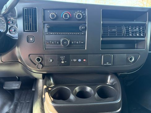 Used 2020 Chevrolet Express 3500 image 13