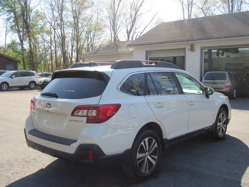 Used 2018 Subaru Outback 2.5i Limited AWD/4WD image 7