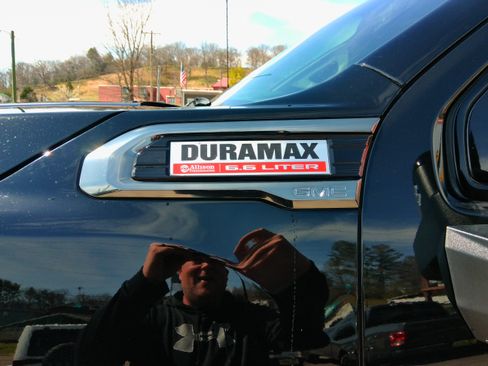 Used 2022 GMC Sierra 2500 AT4 image 21