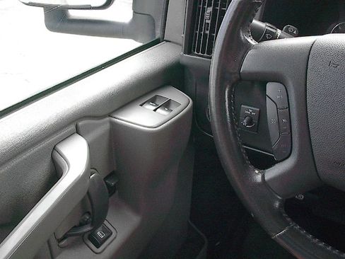 Used 2020 Chevrolet Express 3500 UNAVAIL RWD image 21