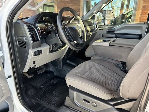 Used 2020 Ford F250 XLT image 11