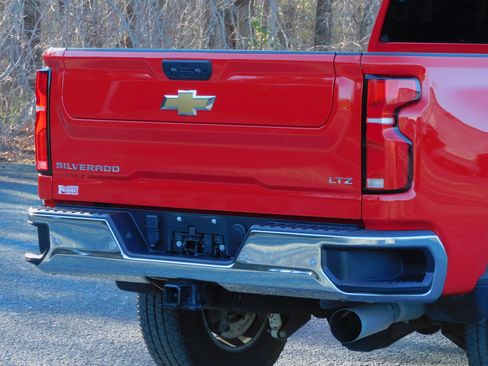 Used 2024 Chevrolet Silverado 3500 LTZ image 16
