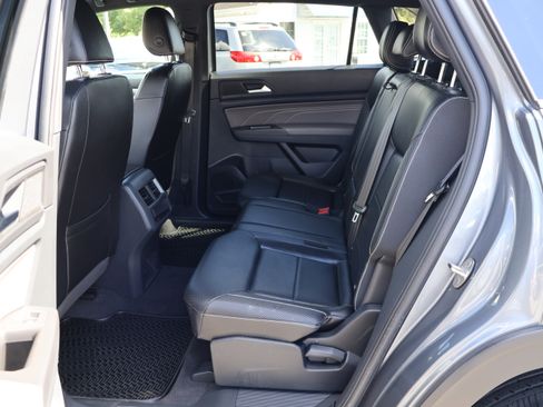 Used 2022 Volkswagen Atlas Cross Sport SE image 13
