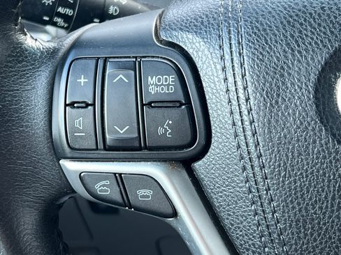 Used 2015 Toyota Sienna AWD/4WD image 18