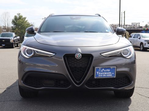 Used 2023 Alfa Romeo Stelvio Veloce image 3