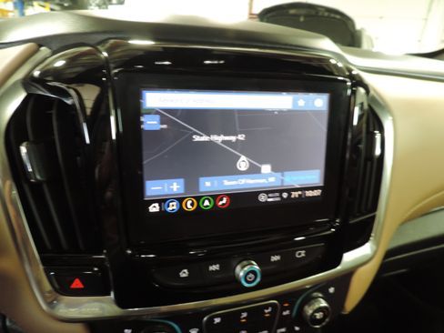 Used 2023 Chevrolet Traverse Premier image 47