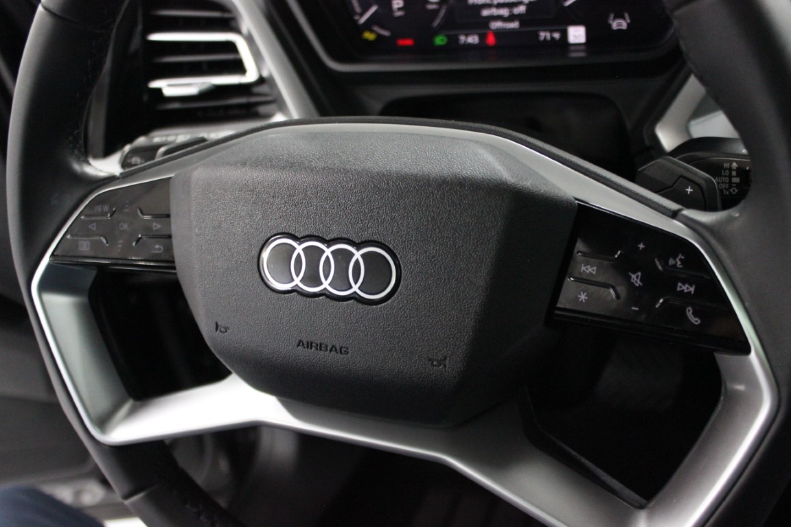 Used 2025 Audi Q4 e-tron Premium RWD image 29