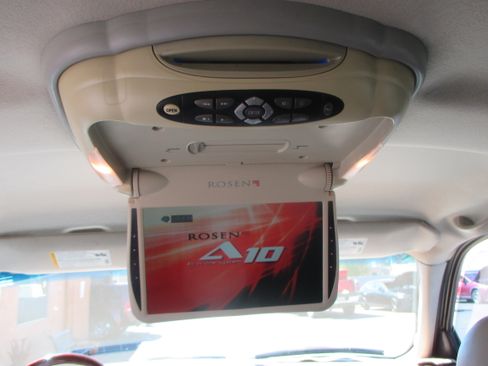 Used 2005 Cadillac Escalade ESV Premium image 6