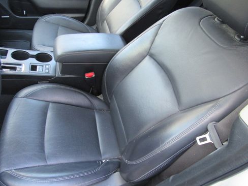 Used 2018 Subaru Outback 2.5i Limited AWD/4WD image 12