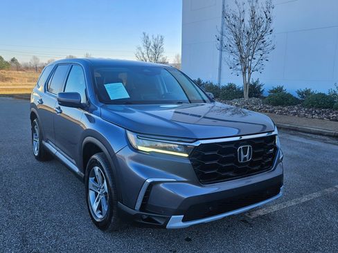Used 2025 Honda Pilot EX-L image 6