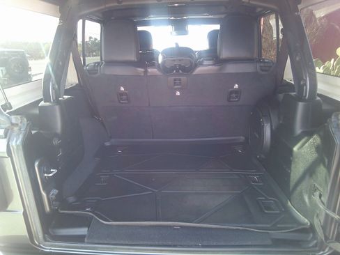 Used 2019 Jeep Wrangler Unlimited Rubicon image 21