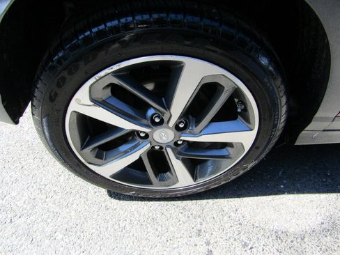 Used 2019 Hyundai Kona AWD Ultimate image 11