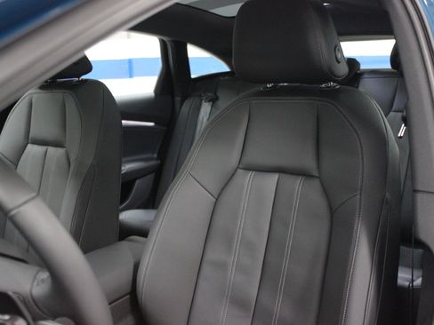 Used 2025 Audi A6 e-tron Premium image 32