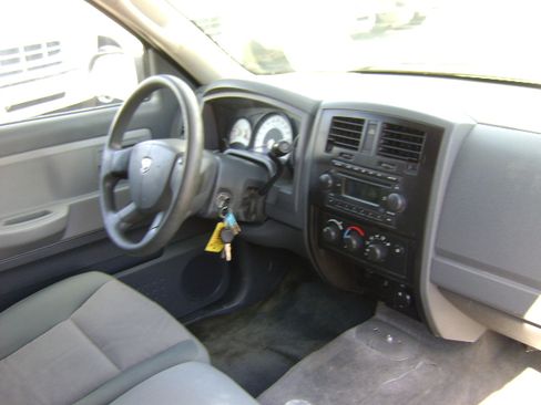 Used 2005 Dodge Dakota ST image 10