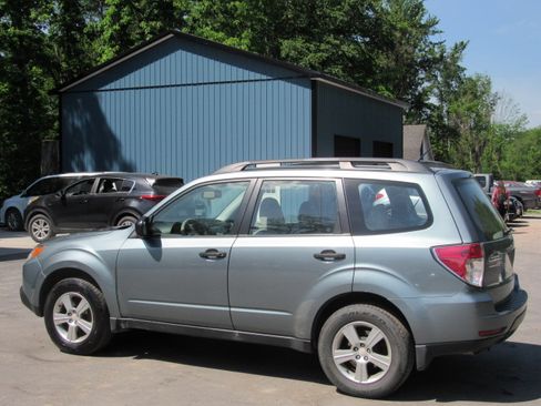 Used 2011 Subaru Forester 2.5X AWD/4WD image 4
