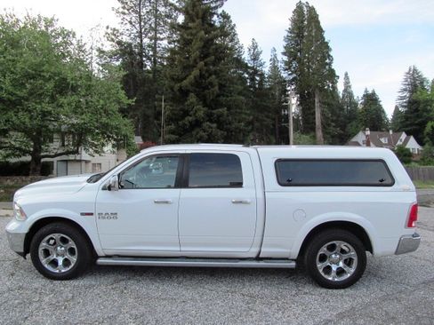 Used 2016 RAM 1500 Laramie image 9