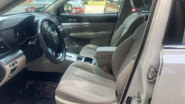 Used 2014 Subaru Legacy 2.5i Premium AWD/4WD image 8