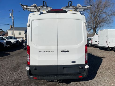 Used 2018 Ford Transit 250 image 4