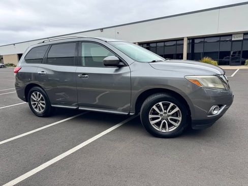 Used 2015 Nissan Pathfinder 4WD image 11