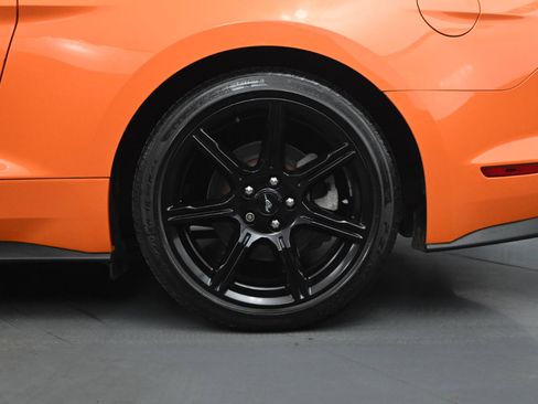 Used 2020 Ford Mustang Premium image 10