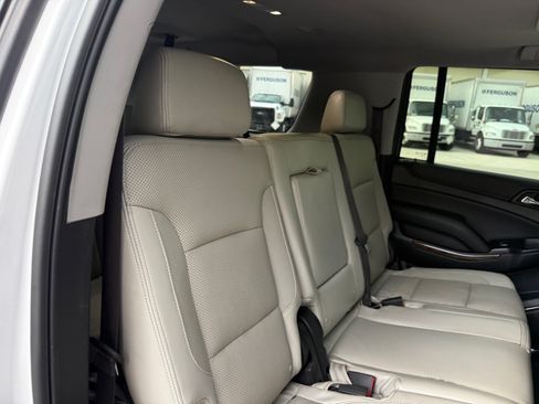 Used 2015 Chevrolet Suburban LS RWD image 61