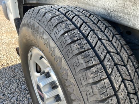 Used 2017 GMC Savana 3500 image 21